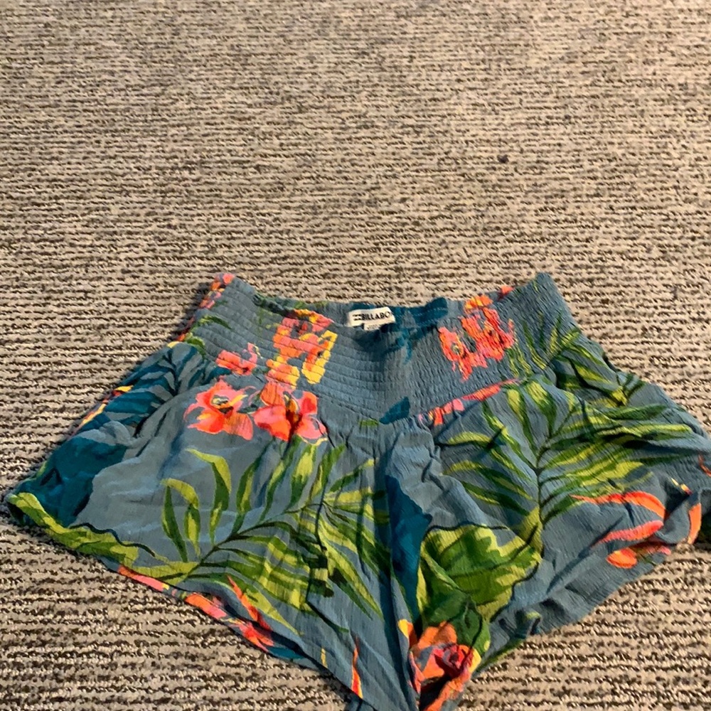 Billabong shorty shorts
